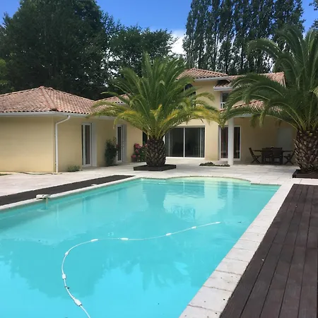 Calme Avec Piscine Entre Pays Basque Et Sud Landes Vila